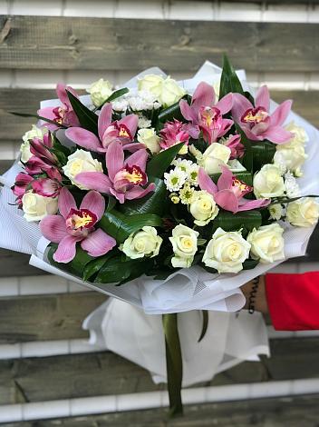 Букет цветов из: Розы и Хризантемы в Васильевке