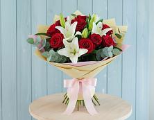 Букет цветов из:  Лилии и Розы в Васильевке