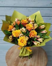 Букет цветов из:  Альстромерии и Розы в Васильевке