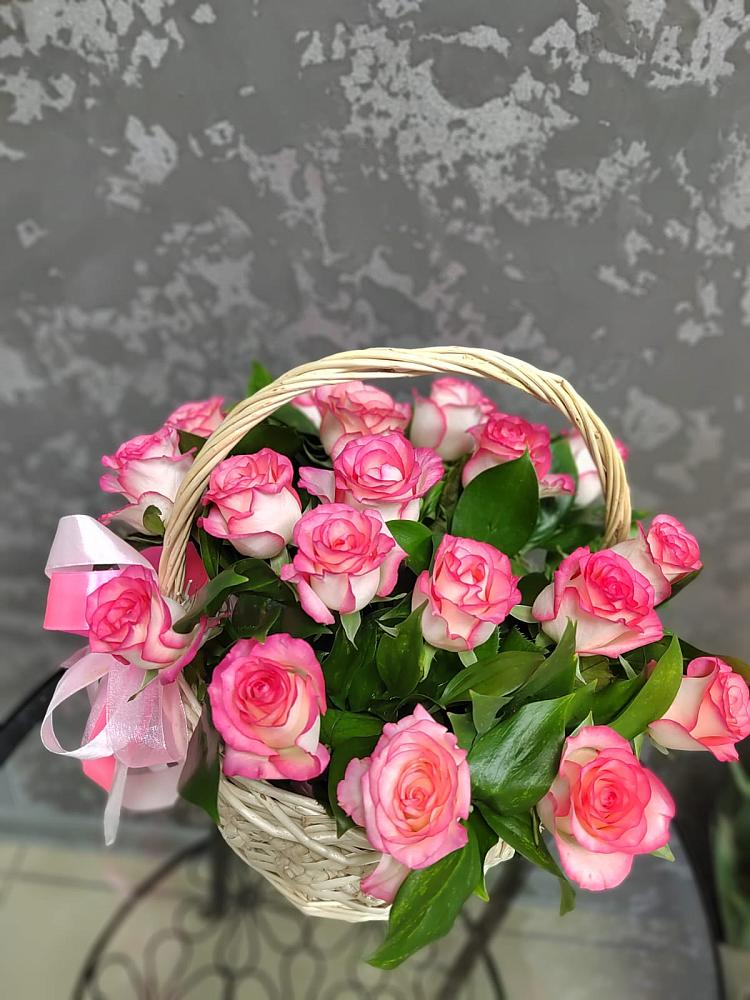 Цветочная композиция из Розы в корзине в Васильевке