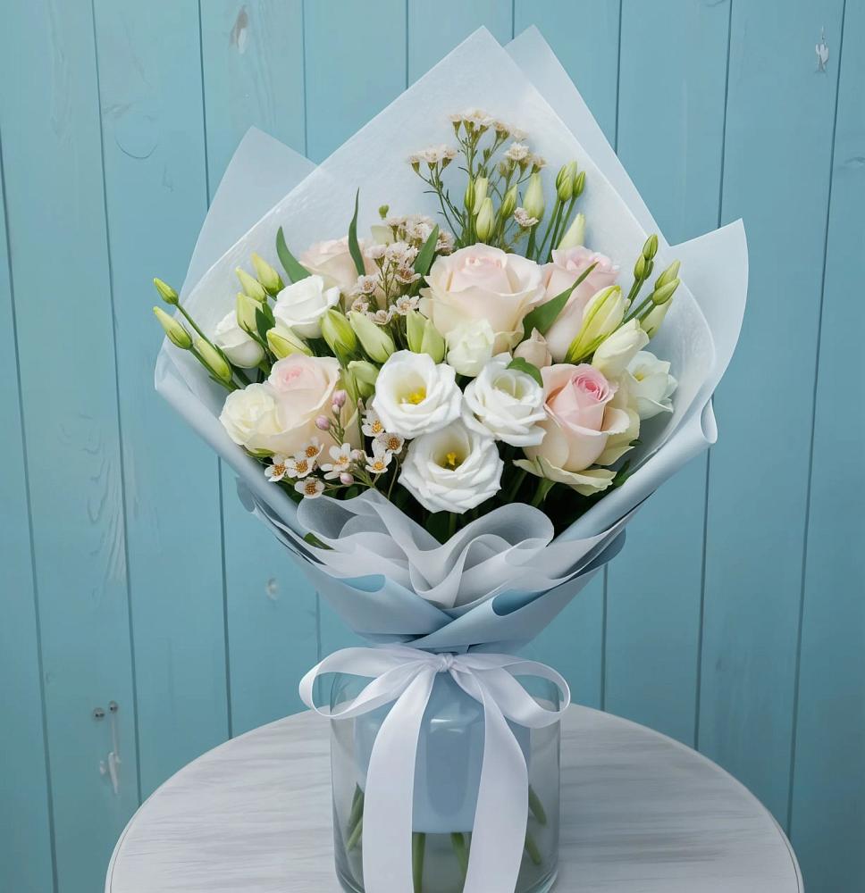 Букет цветов из: Розы и Лизиантусы в Васильевке