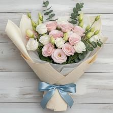 Букет цветов из:  Лизиантусы в Васильевке