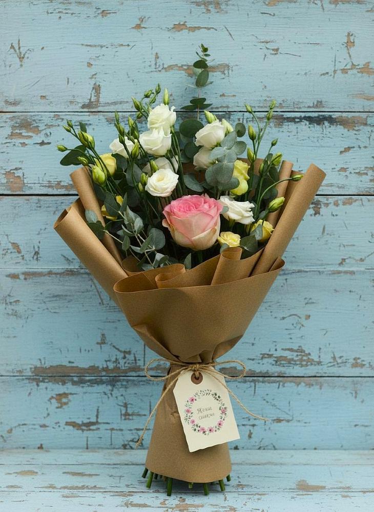 Букет цветов из: Розы и Лизиантусы в Васильевке