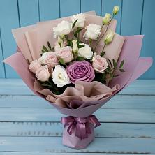 Букет цветов из:  Розы и Лизиантусы в Васильевке
