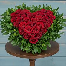 Цветочная композиция из Розы в виде сердца в Васильевке