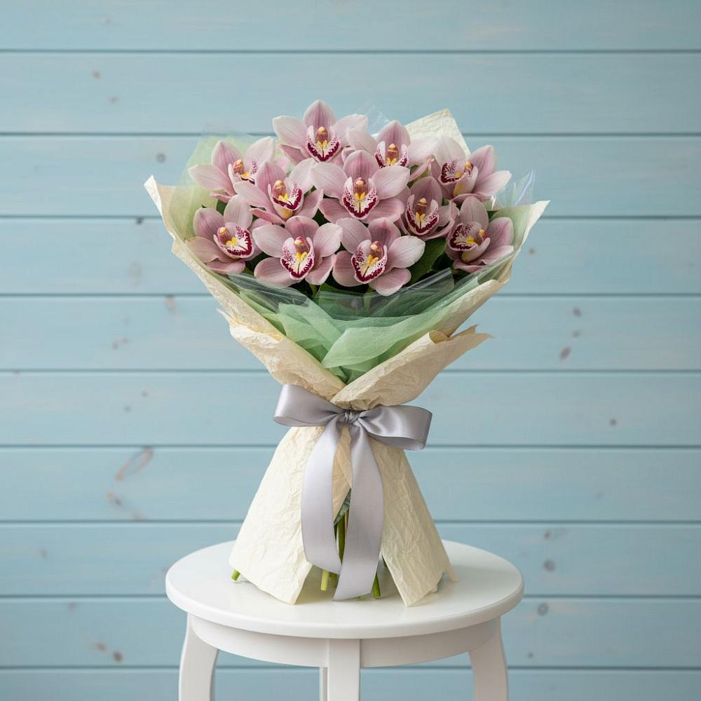 Букет цветов из: Орхидеи и Розы в Васильевке