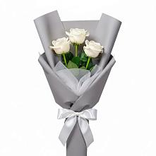 Букет 3 белые розы в Васильевке