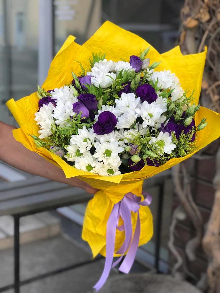 Букет цветов из: Ирисы, Хризантемы и Ромашки в Васильевке