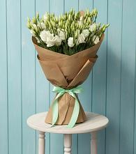 Букет цветов из:  Лизиантусы в Васильевке