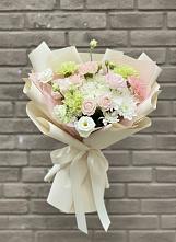 Букет цветов из:  Гвоздики, Розы, Лизиантусы и Хризантемы в Васильевке