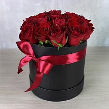Цветочная композиция из Розы в шляпной коробке #REPLACE_PRED# Васильевке