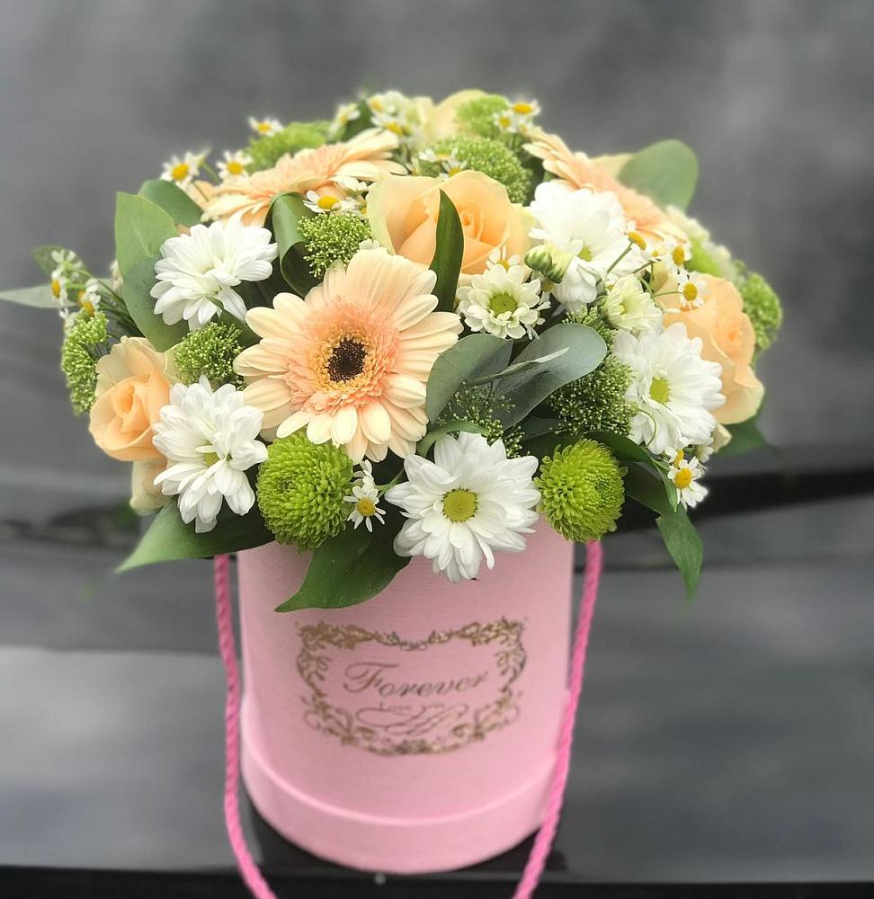 Цветочная композиция из Розы, Герберы и Хризантемы в шляпной коробке в Васильевке