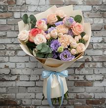 Букет цветов из:  Розы, Лизиантусы и Гвоздики в Васильевке