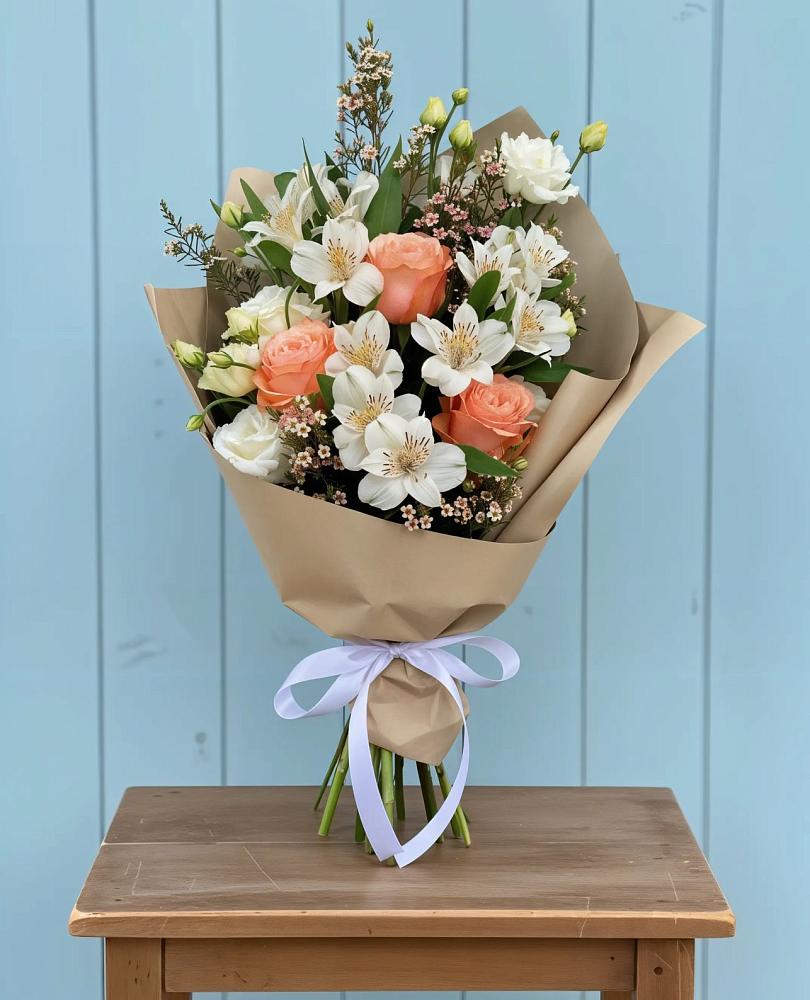 Букет цветов из: Альстромерии, Лизиантусы, Розы и Хризантемы в Васильевке