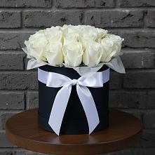 Цветочная композиция из Розы в шляпной коробке в Васильевке